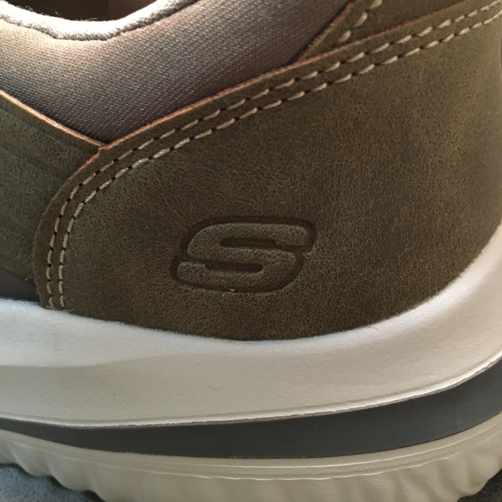 Skechers Classic Fit Sneakers Air Cooled Memory Foam and Gogamat Arch - Picture 5 of 10